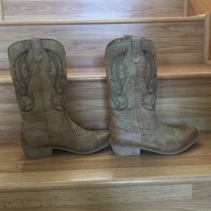 Tan cowboy boots- size 6