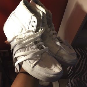White Sk8-Hi Vans