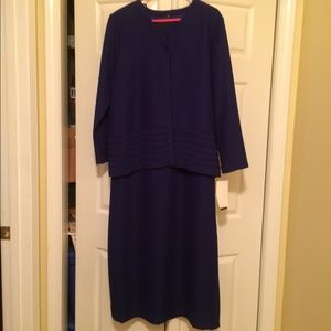 Brand new jacket dress in a beautiful color.
