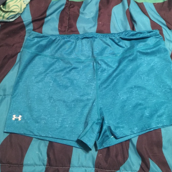 Under Armour Pants - UA fitted shorts