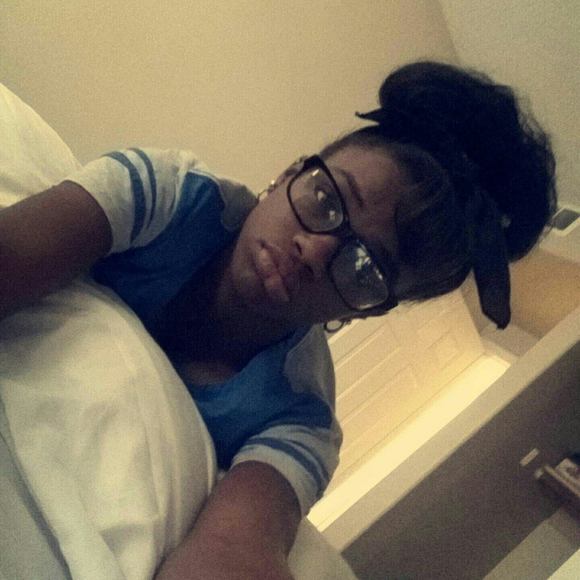 Meet your Posher, Tajanae - Picture 1 of 1