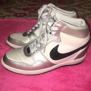 Nike girlie High heel sneakers Like NEW!!!