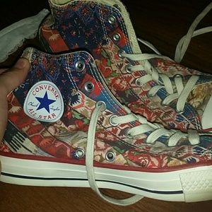 NWOT Patterned converse