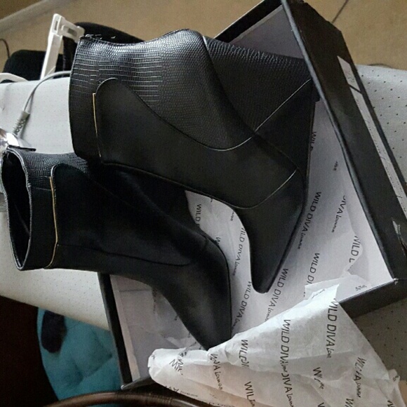 ******SOLD***Black Bootie