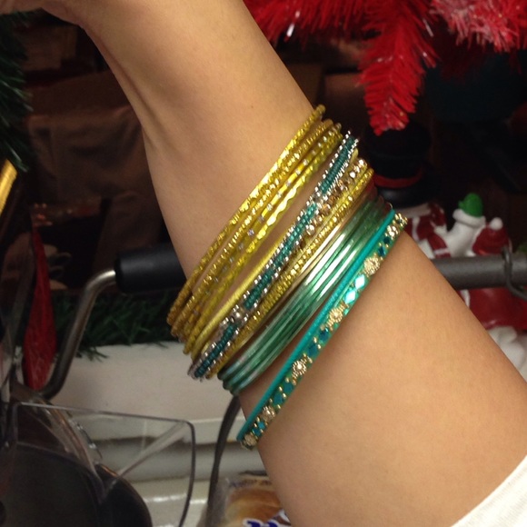 Beautiful Colorful Bangle Bracelets. - Picture 3 of 3