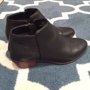 Beautiful Black Leather Ankle Booties Size 8.5