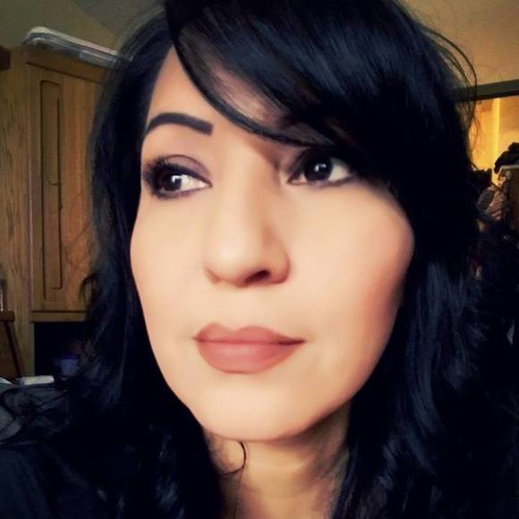 Meet your Posher, Racquel - Picture 1 of 1