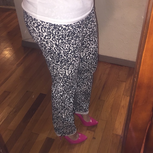 Ann Taylor leopard print pants 2p (modern) - Picture 2 of 4
