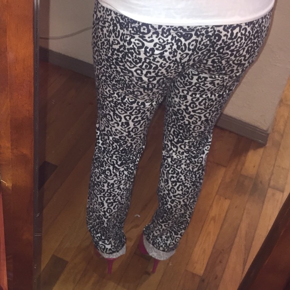 Ann Taylor leopard print pants 2p (modern) - Picture 3 of 4