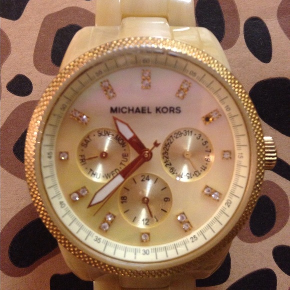 Michael Kors Women's Watch - Picture 2 of 4