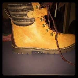 Children's Tommy Hilfiger boots brand new!