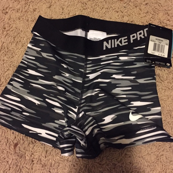 Nike pro shorts xs