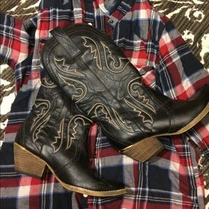 Cowgirl boots 👢💕