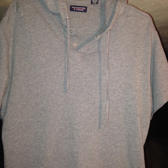 SHORT SLEEVE HOODIE