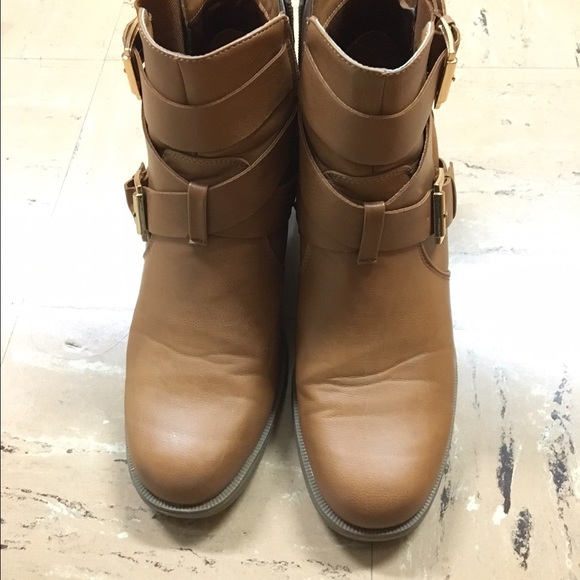 Size 9 tan ankle booties - Picture 2 of 3