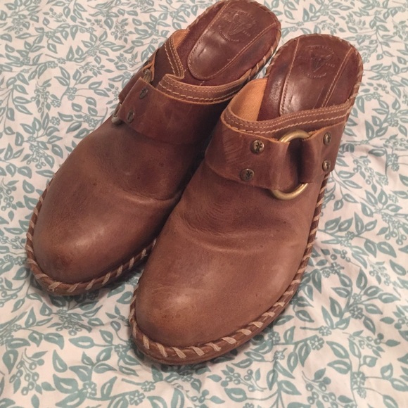 Frye clogs size 9