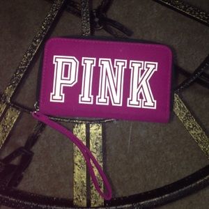 ✨VS PINK✨ Wristlet
