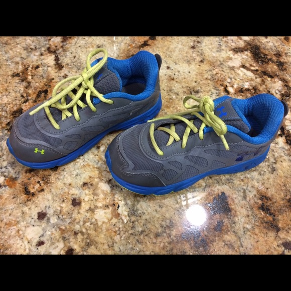 Little Boys 9k under armour shoes
