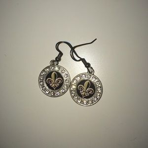 Round earrings