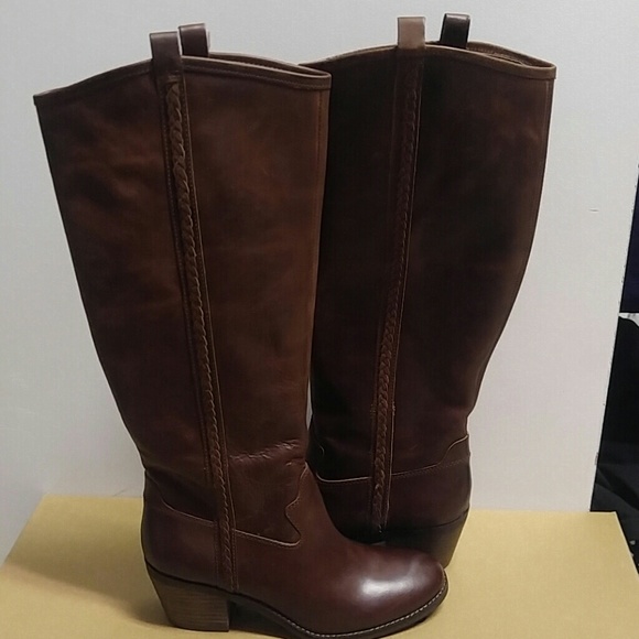 NIB-NWT LOOLOO CHIPMUNK PLUTO LUCKY BOOTS