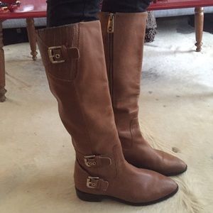 Riding boots. Camel.