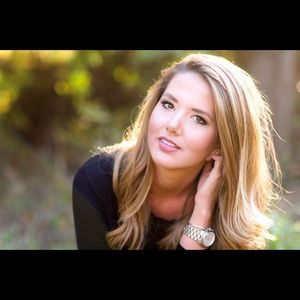 Meet your Posher, Whitney