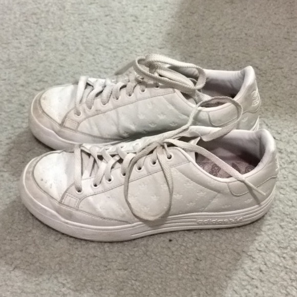 White Adidas Rod Laver