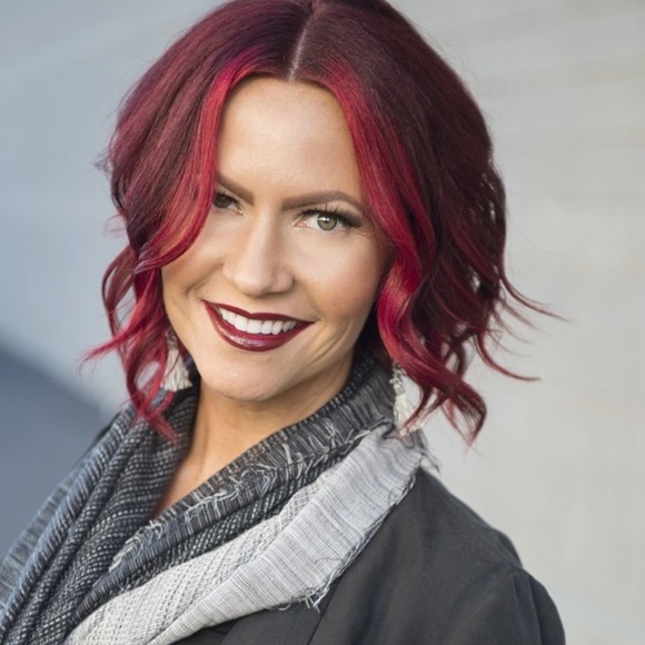 Meet your Posher, Mandy - Picture 1 of 1