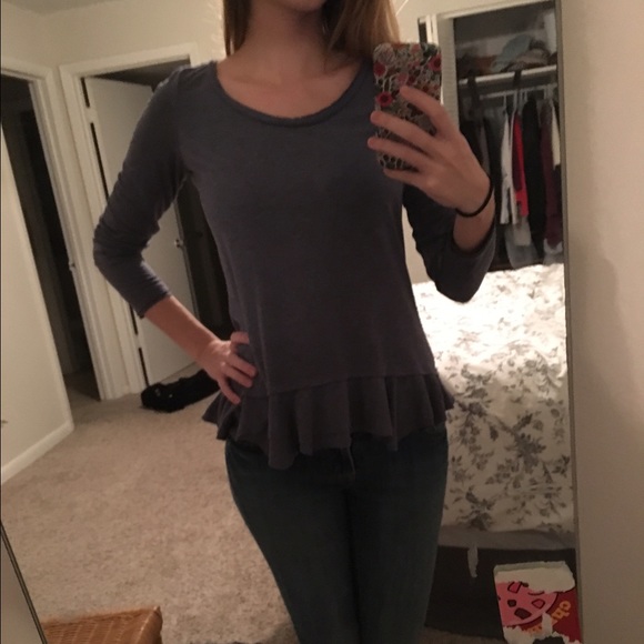 Purple top with ruffled bottom - Picture 1 of 4