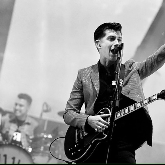 Meet your Posher, Avery