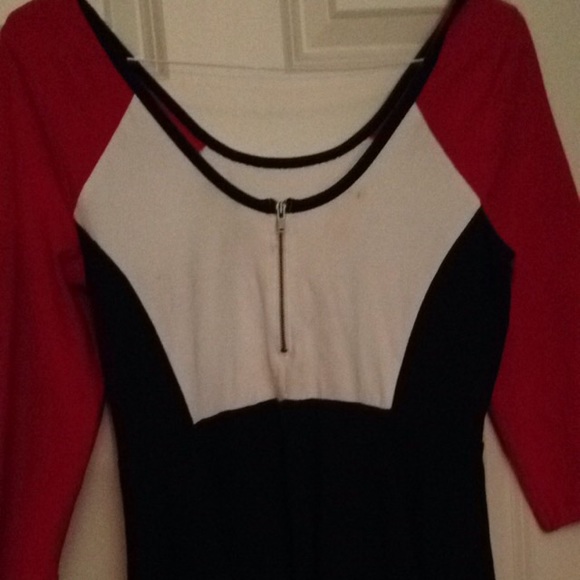 Express dress - Picture 3 of 3