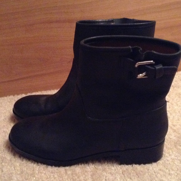 GAP Shoes - Black Leather Ankle   Boots by GAP Size 8 new