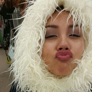 Meet your Posher, Pearl