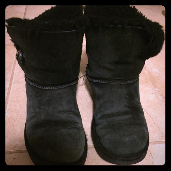 Black Bailey Button UGGS