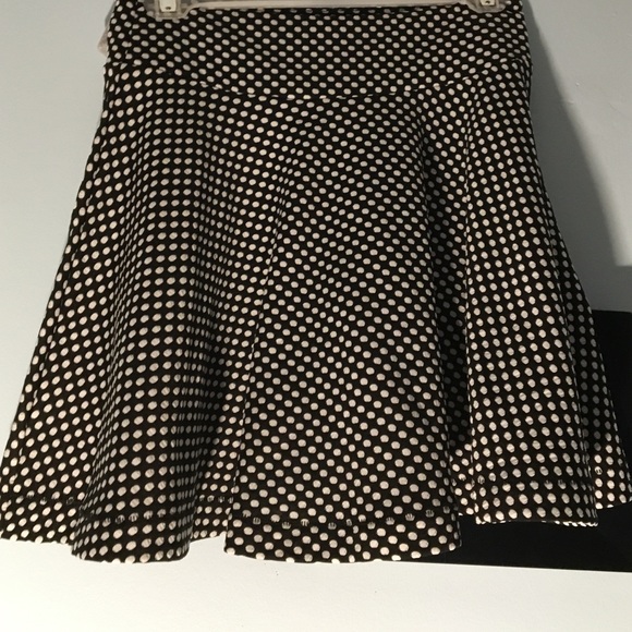 Cooperative circle skirt