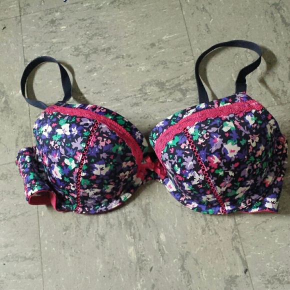 Marie Meili gracious t-shirt bra