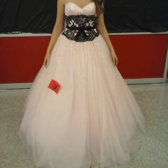 PAGEANT DRESS - Picture 2 of 4