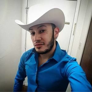 Meet your Posher, Enrique