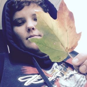 Meet your Posher, Caressa