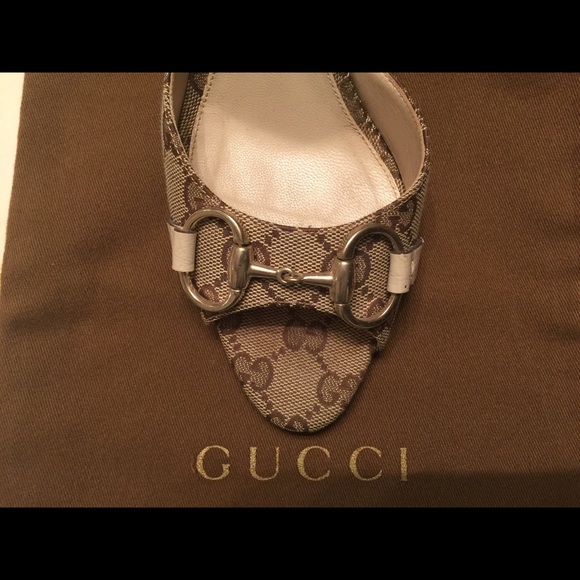 Gucci pumps