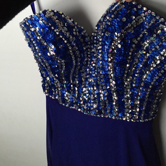 Prom dress - Picture 3 of 4