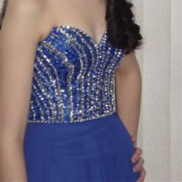 Prom dress - Picture 4 of 4