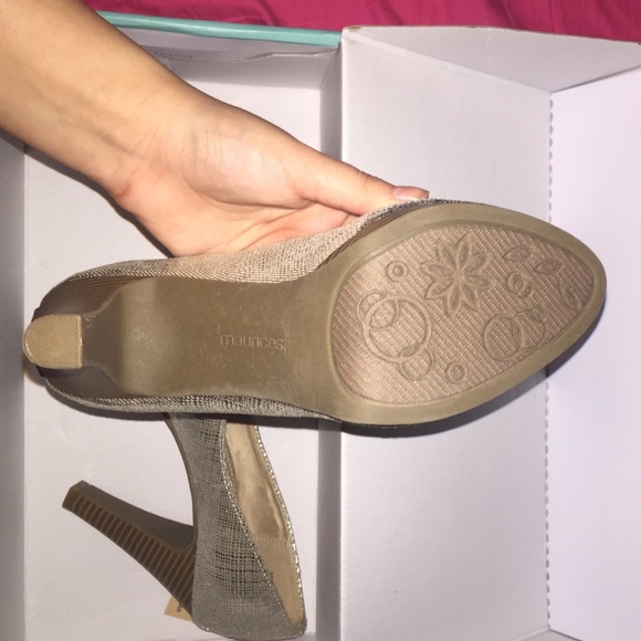 Pumps - Picture 2 of 3