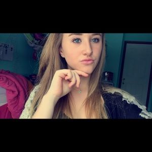 Meet your Posher, Kenzie