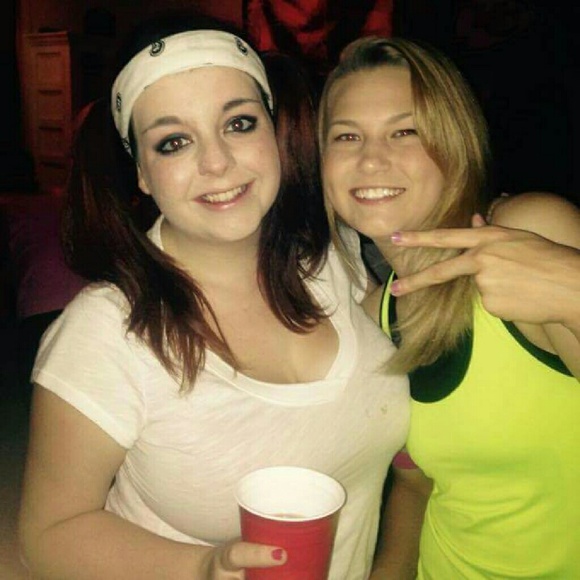 Meet your Posher, Amanda - Picture 3 of 4