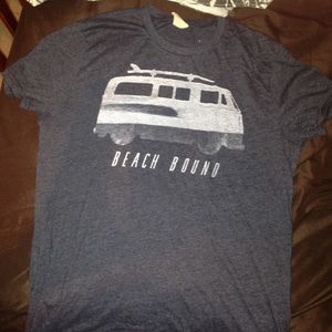 Beach bound Hollister t shirt