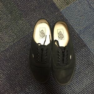 Black/Black Aunthentic Vans