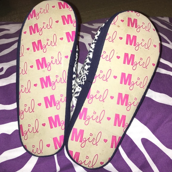 Slippers - Picture 3 of 3