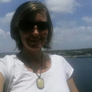 Meet your Posher, Janel