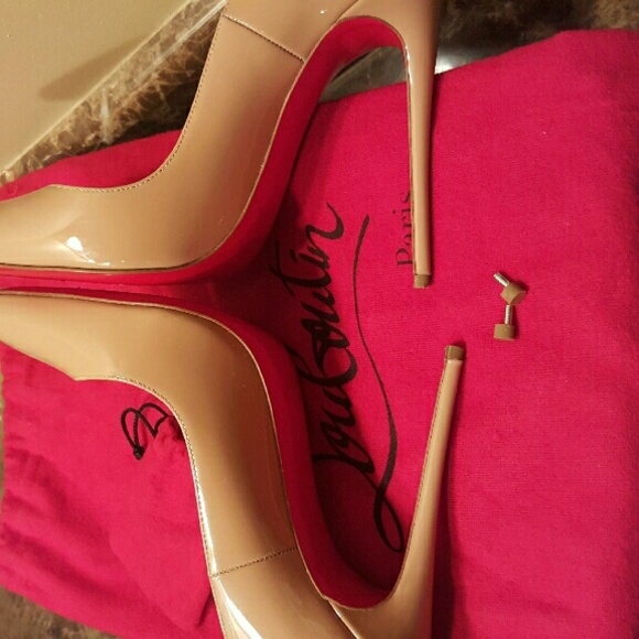 Christian Louboutin So Kate 120 Nude in 37 - Picture 3 of 4